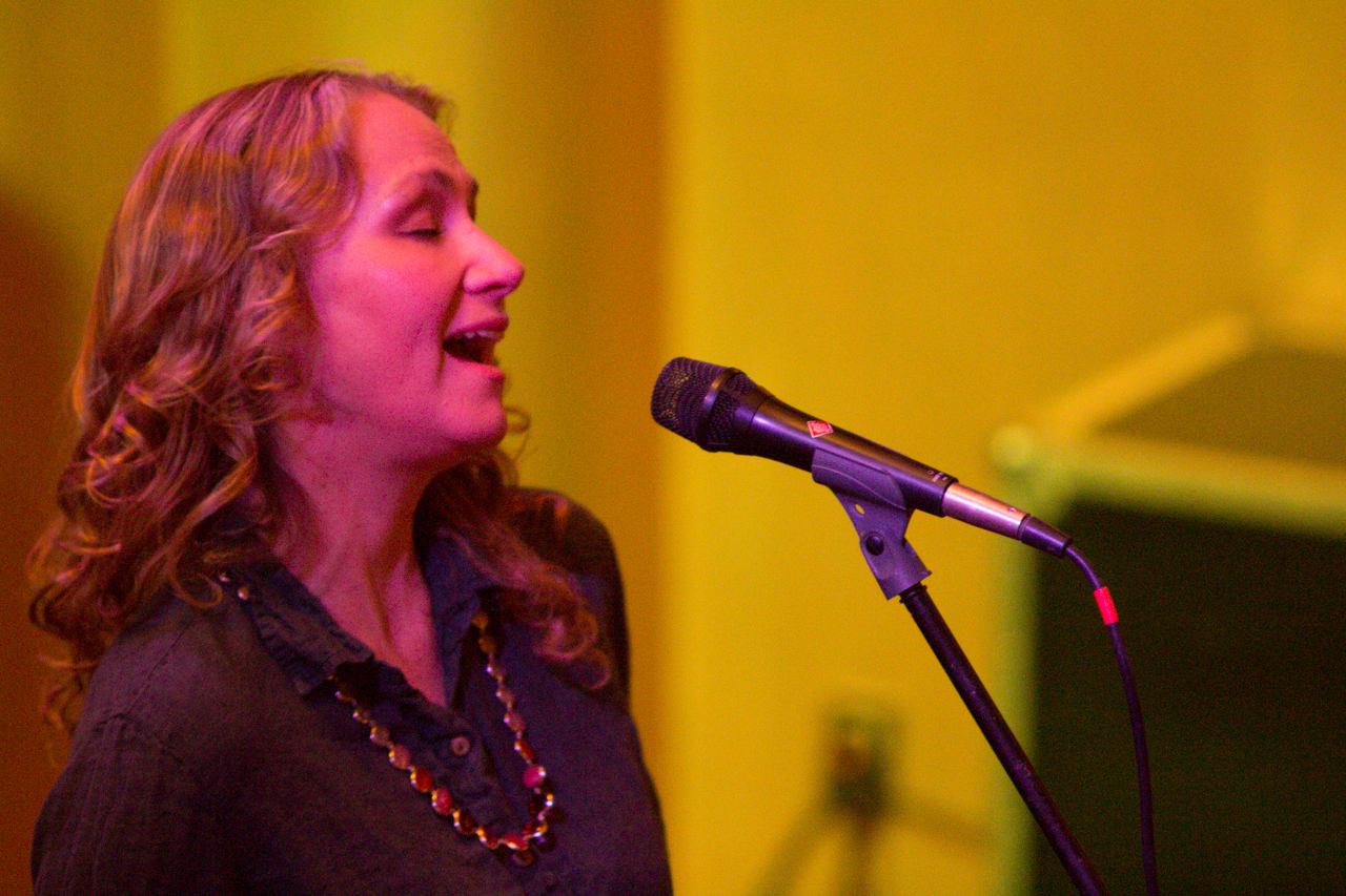 JOAN OSBORNE’S SIMPLE AND DIRECT KIRBY CENTER OUTING