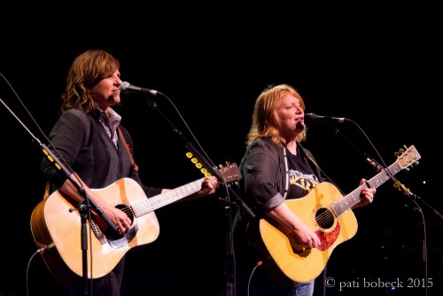INDIGO GIRLS THRILL LOYAL CROWD AT KIRBY CENTER WITH WIDE-RANGING SET