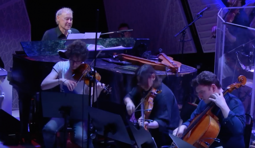 BRUCE HORNSBY THRILLS BROOKLYN CROWD WITH INTIMATE, INNOVATIVE PERFORMANCE
