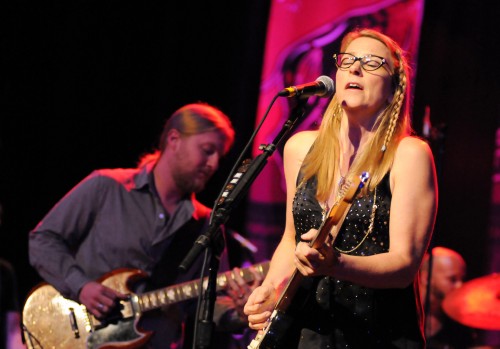 TEDESCHI TRUCKS BAND DISPLAYS STRONG CHEMISTRY
