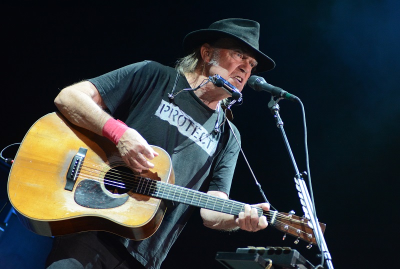 ‘OLD MAN’ NEIL YOUNG’S EPIC SET HIGHLIGHTS INAUGURAL OUTLAW FEST