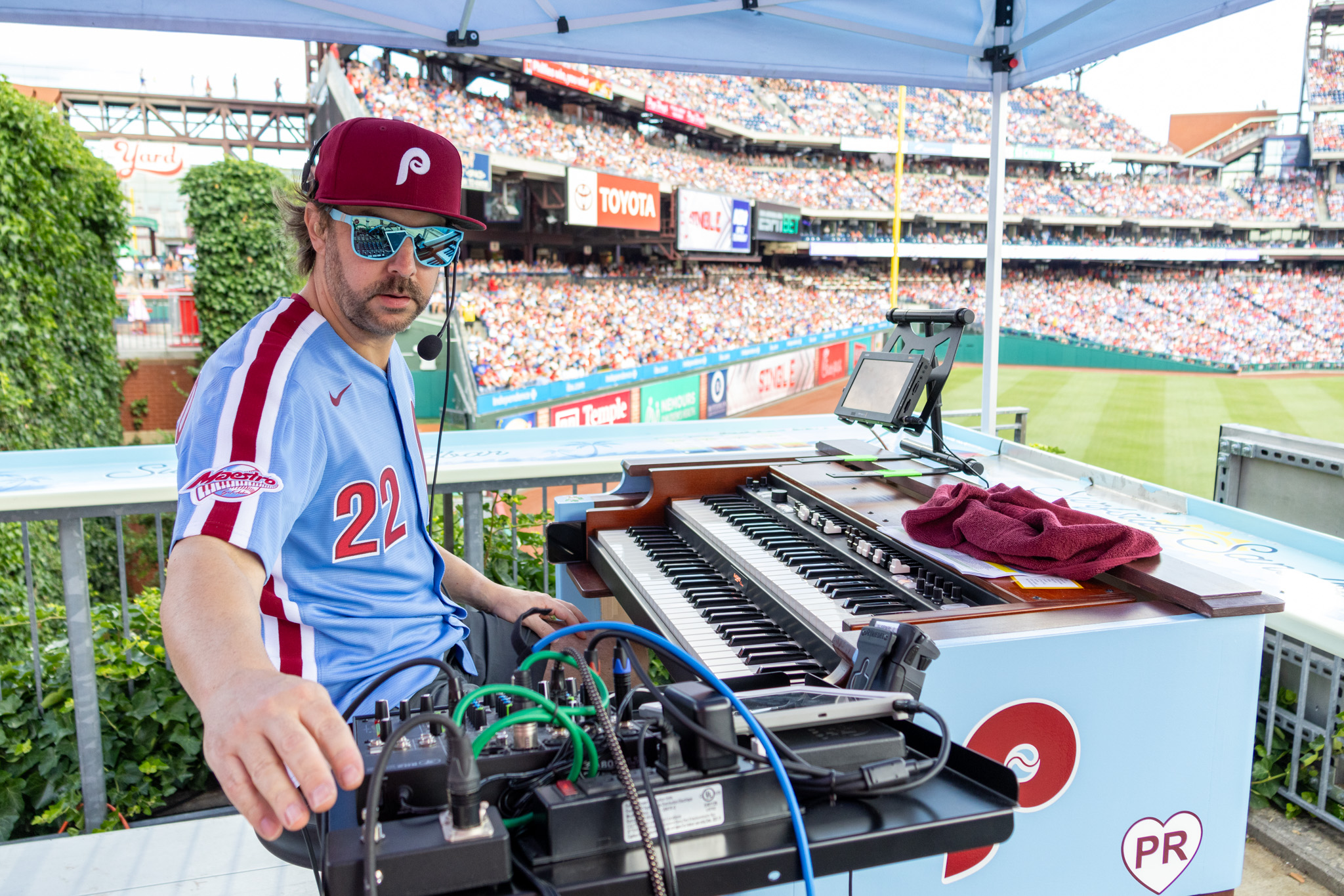 PHILLIES ORGANIST BRIAN ANDERSON AND THE SOUNDS OF THE STADIUM