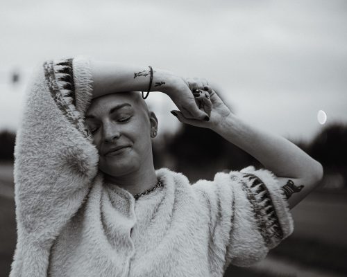 LILY DeTAEYE LEANS INTO BITTERSWEET NOSTALGIA ON ‘ALL THE WAY DOWN’ LILY DeTAEYE LEANS INTO BITTERSWEET NOSTALGIA ON ‘ALL THE WAY DOWN’